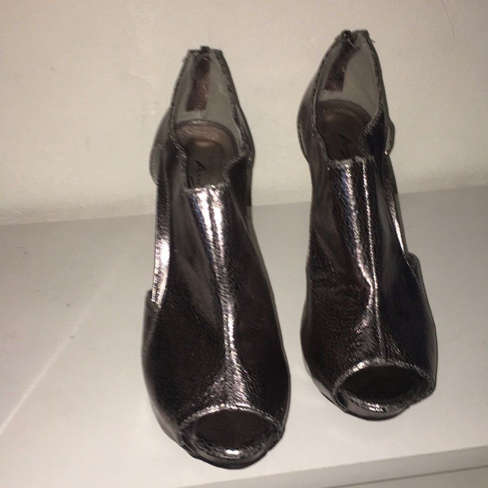 Metallic heels